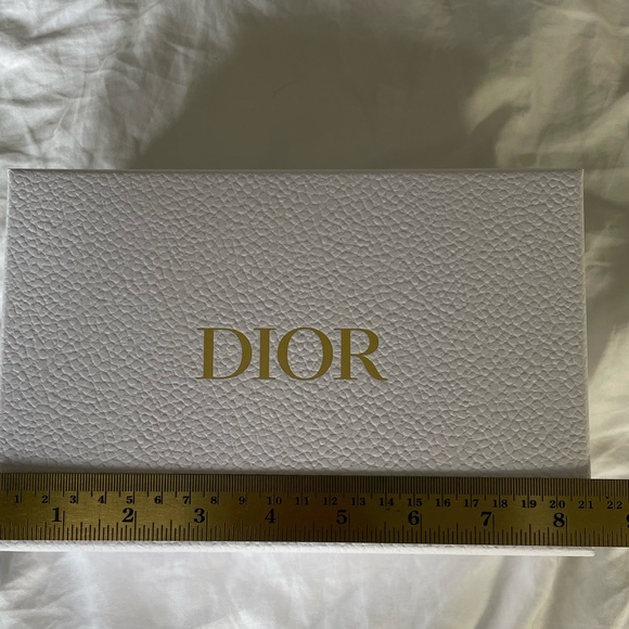 NWOT DIOR gift box perfect condition! - Picture 7 of 8